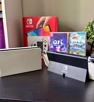 Nintendo Switch OLED Bianca e Nera