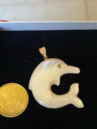 Colgante Delfín Madre Perla y Oro