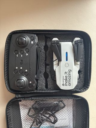 Drone E88 con mando y maletín