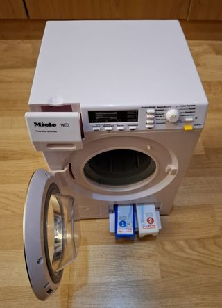 Giocattoli Lavatrice Miele + Stendibiancheria