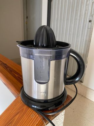 Exprimidor de cítricos eléctrico