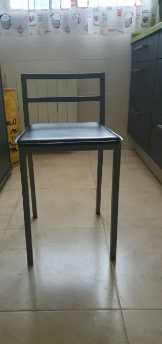 Mesa cocina extensible cristal  y metal +  taburet