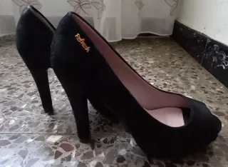 Zapatos de tacón negros