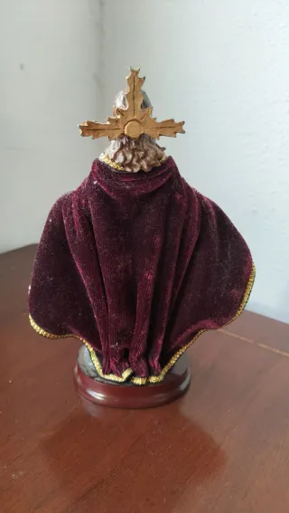 Figura religiosa de resina