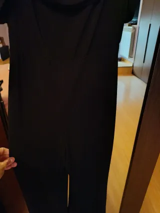 Mono Bershka negro espalda descubierta