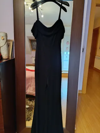 Mono Bershka negro espalda descubierta