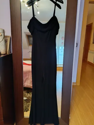 Mono Bershka negro espalda descubierta