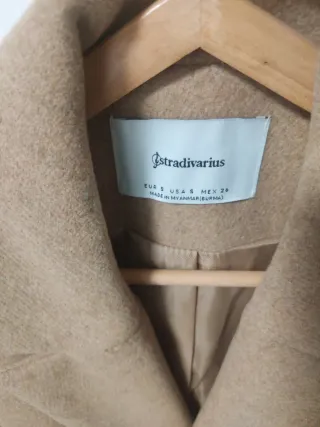 Abrigo Stradivarius Beige Mujer
