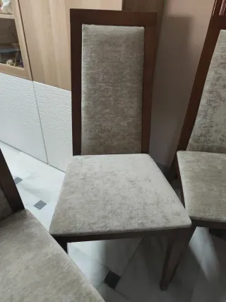 Lote 4 sillas comedor madera maciza tapizadas