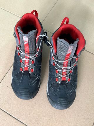 Botas de niño talla 35 Muy poco uso