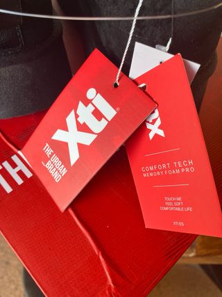 Zapatillas Mujer XTI Negras