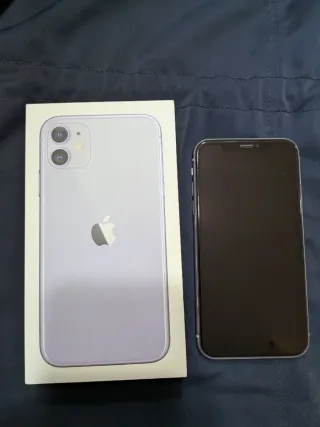 iPhone 11 64GB + Accessori