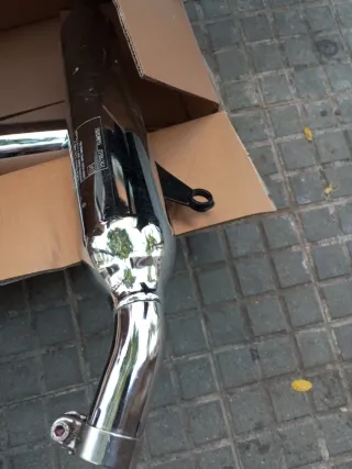 Tubo de escape Triumph 2206361