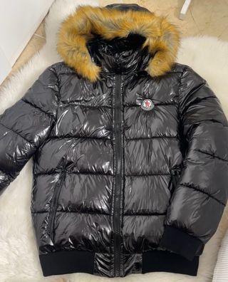 Plumífero Moncler Negro con Capucha