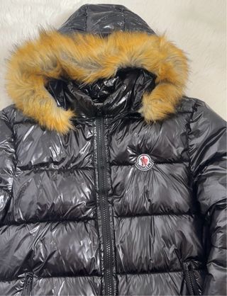 Plumífero Moncler Negro con Capucha