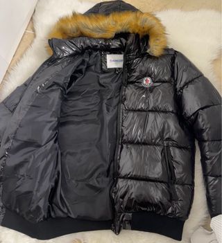 Plumífero Moncler Negro con Capucha