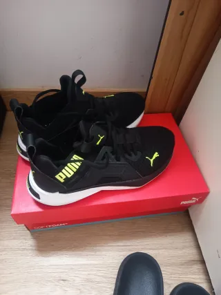 Zapatillas Puma Negras y Amarillas