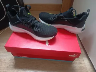 Zapatillas Puma Negras y Amarillas