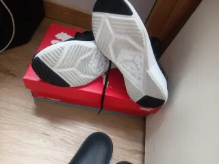 Zapatillas Puma Negras y Amarillas