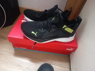 Zapatillas Puma Negras y Amarillas