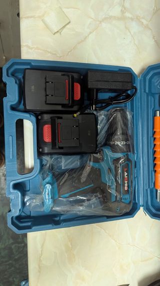 Taladro nuevo sin uso.