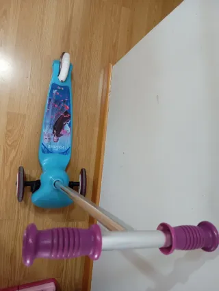 Patinete 3 ruedas niña Frozen