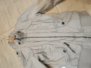 Cazadora Bershka beige