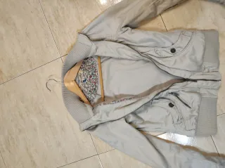 Cazadora Bershka beige