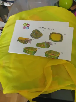 Parque infantil con 18 pelotas