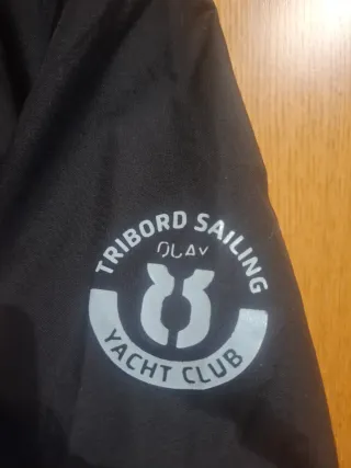 Chubasquero TRIBORD Negro y Gris