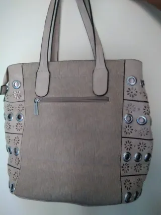 Bolso grande beige y dorado