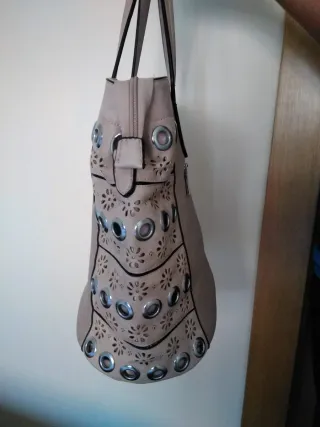 Bolso grande beige y dorado