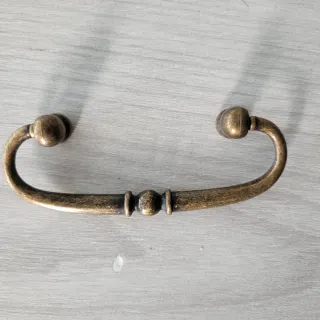Manija de mueble latón antiguo