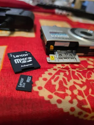 Nikon COOLPIX Fotocamera Digitale Argento