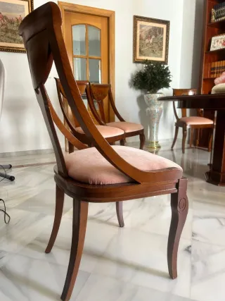 Conjunto mesa y sillas madera buena