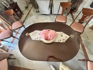 Conjunto mesa y sillas madera buena