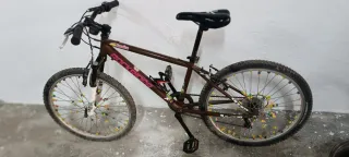 Bicicleta 24 Rockrider con horquilla