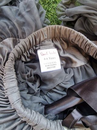 Falda tul Suitibaby gris talla 4-6 años