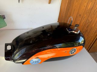 Depósito Gasolina Yamaha SR 250 con mochila cuero
