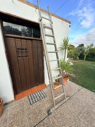 Escalera aluminio extensible 18 peldaños