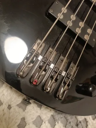 Bajo Harley Benton Fretless