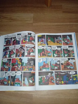 Comics Astérix la hoz de oro