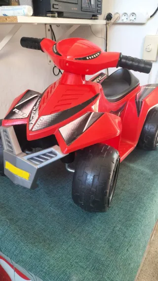Quad eléctrico infantil rojo