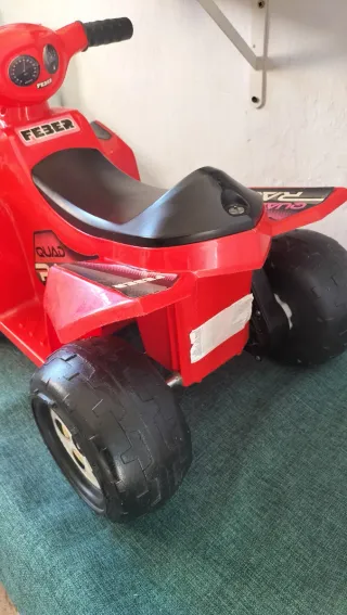 Quad eléctrico infantil rojo