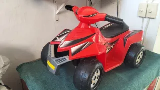 Quad eléctrico infantil rojo