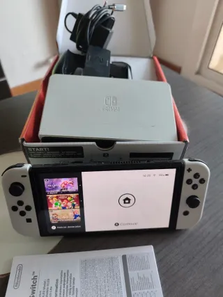 Nintendo Switch OLED Bianca
