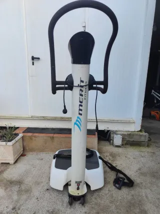 Plataforma Vibratoria MERIT FITNESS