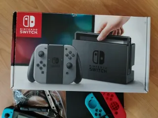 Nintendo Switch Azul/Rojo con caja