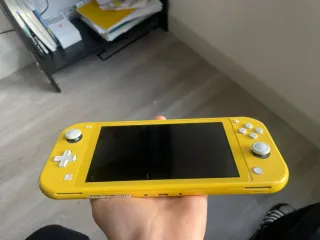 Nintendo Switch Lite Giallo