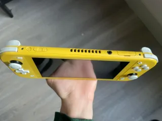 Nintendo Switch Lite Giallo